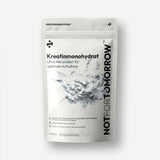 واجهة كيس NOTFORTOMORROW Kreatinmonohydrat، رذاذ مسحوق أبيض، ملصق Ultra Mikronisiert، 500 غرام، على خلفية بيضاء