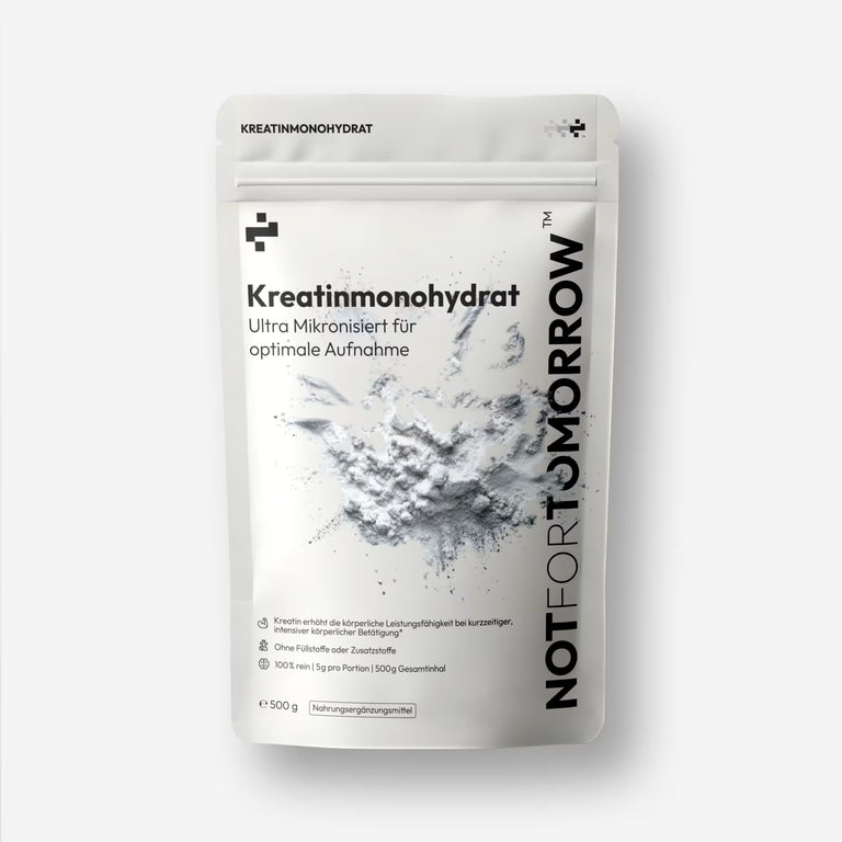NOTFORTOMORROW Kreatinmonohydrat pouch front, white powder splash, label Ultra Mikronisiert, 500 g, on white